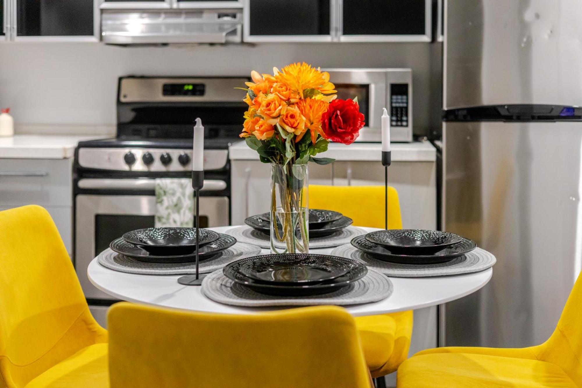 Charming 1bdr On Bishop St- Mtl *