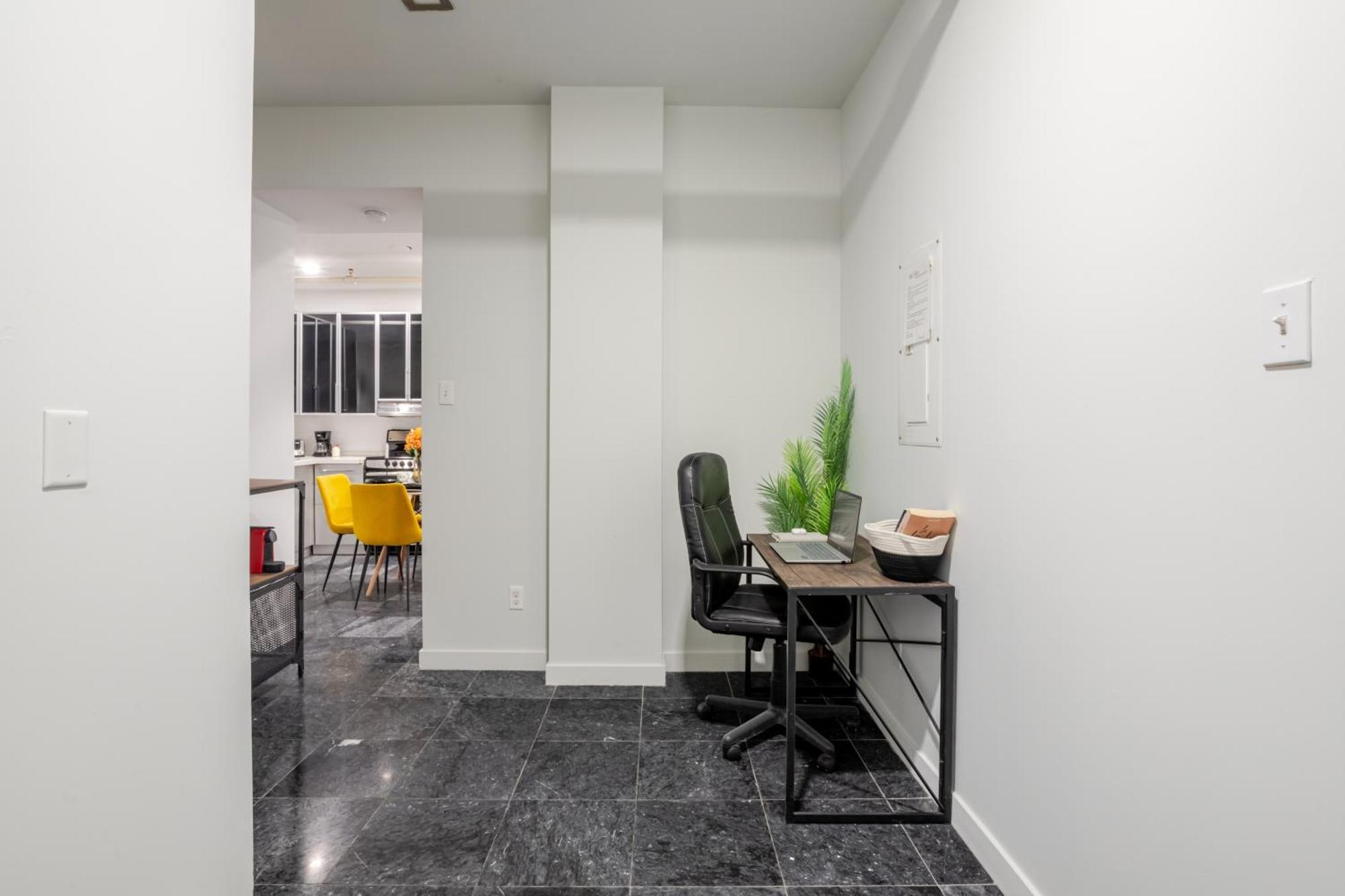 Charming 1bdr On Bishop St- Mtl Appartement
